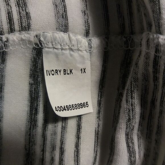Apt 9 Black and White Stripe 1X Short Sleeve Top - Picture 6 of 7